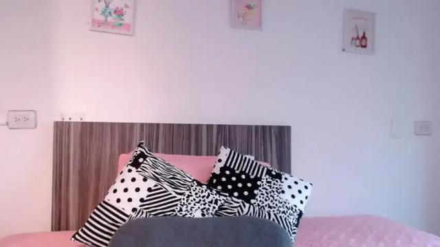 Image 2 of cleobasett Stream on Chaturbate on 13 months ago