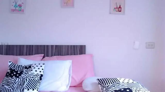 Image 3 of cleobasett Stream on Chaturbate on 13 months ago