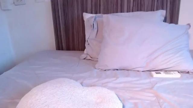 Image 4 of cleobasett Stream on Chaturbate on 13 months ago
