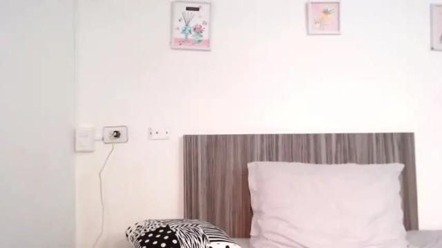 Image 12 of cleobasett Stream on Chaturbate on 13 months ago