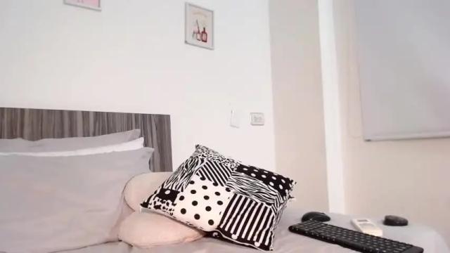 Image 4 of cleobasett Stream on Chaturbate on 13 months ago
