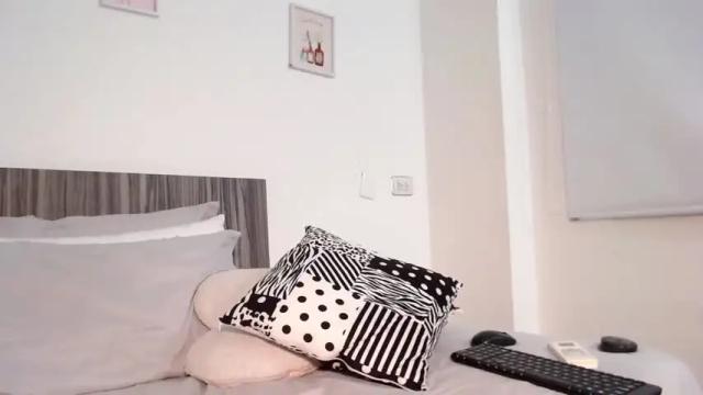 Image 7 of cleobasett Stream on Chaturbate on 13 months ago