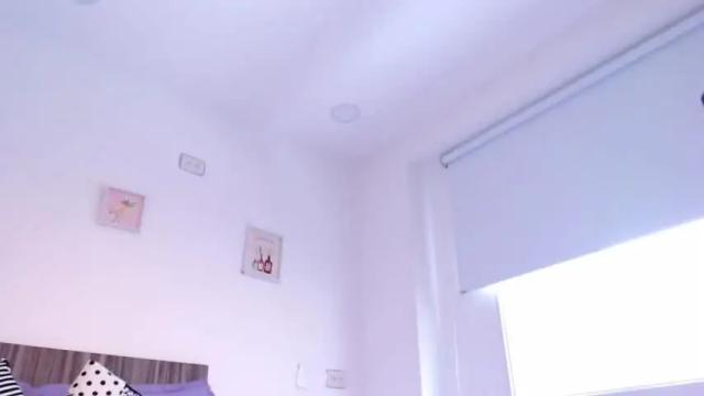 Image 12 of cleobasett Stream on Chaturbate on 13 months ago