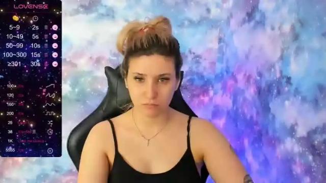 Image 2 of cleoneonn Stream on Chaturbate on 13 months ago