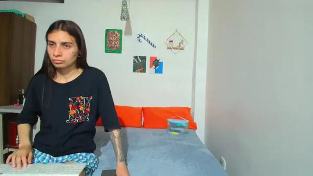 Image 6 of clhoe_violett Stream on Chaturbate on 16 months ago