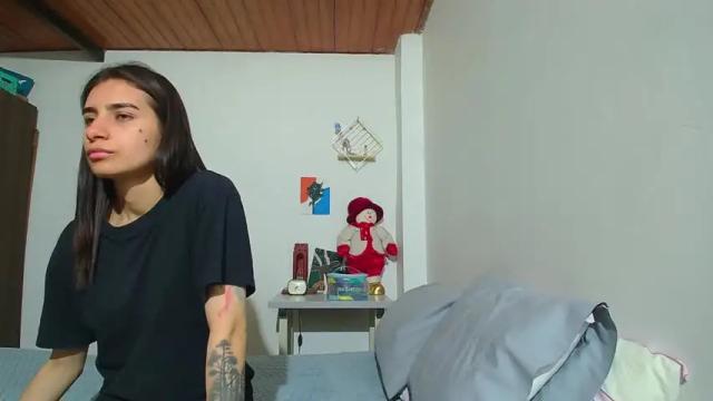 Image 2 of clhoe_violett Stream on Chaturbate on 21 months ago