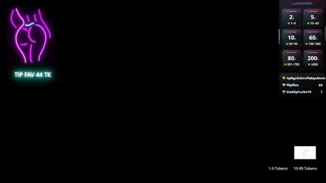 Image 10 of cloe_25 Stream on Chaturbate on 11 days ago