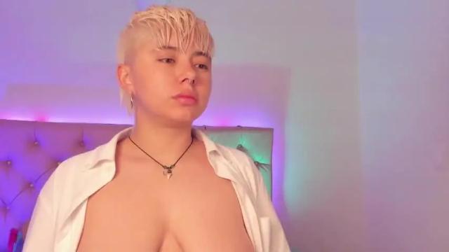 Image 11 of cloe_444 Stream on Chaturbate on 20 months ago