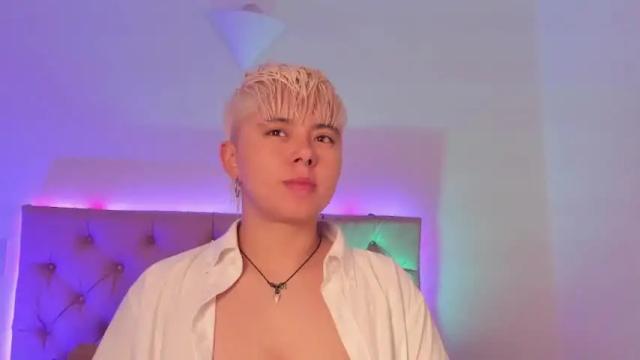 Image 4 of cloe_444 Stream on Chaturbate on 20 months ago