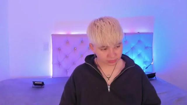 Image 10 of cloe_444 Stream on Chaturbate on 19 months ago