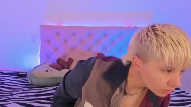 Image 12 of cloe_444 Stream on Chaturbate on 19 months ago