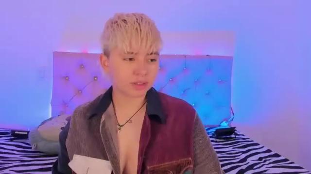 Thumbnail 3, cloe_444's Stream at Chaturbate, 19 months ago