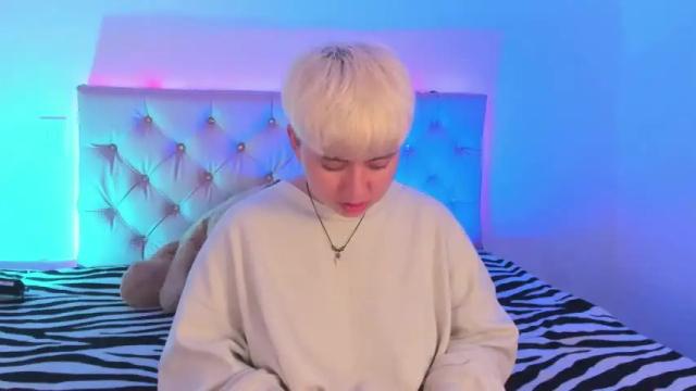 Image 7 of cloe_444 Stream on Chaturbate on 19 months ago