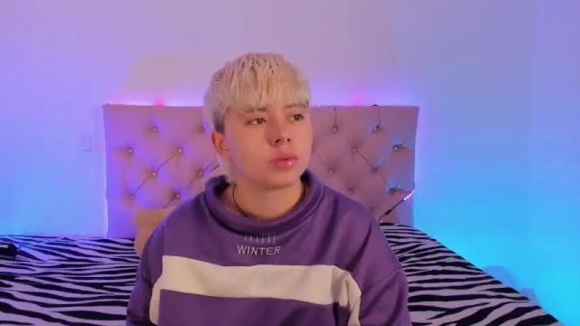 Image 4 of cloe_444 Stream on Chaturbate on 19 months ago