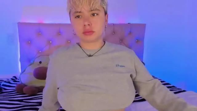 Thumbnail 1, cloe_444's Stream at Chaturbate, 19 months ago
