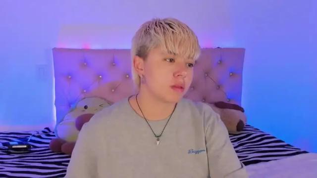 Image 10 of cloe_444 Stream on Chaturbate on 19 months ago