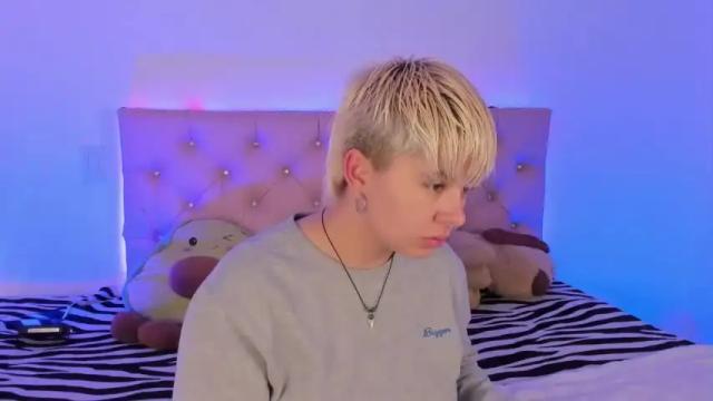 Image 11 of cloe_444 Stream on Chaturbate on 19 months ago