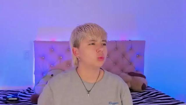 Image 12 of cloe_444 Stream on Chaturbate on 19 months ago