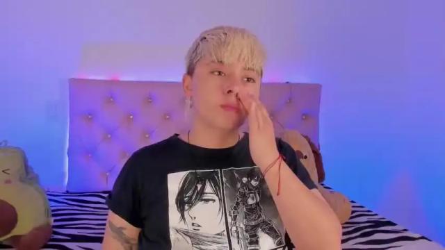 Image 10 of cloe_444 Stream on Chaturbate on 19 months ago