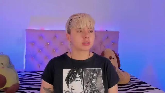 Image 11 of cloe_444 Stream on Chaturbate on 19 months ago