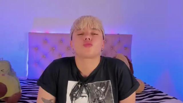 Image 12 of cloe_444 Stream on Chaturbate on 19 months ago