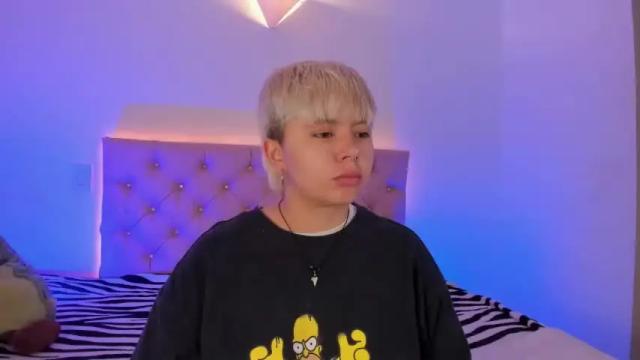 Image 10 of cloe_444 Stream on Chaturbate on 19 months ago