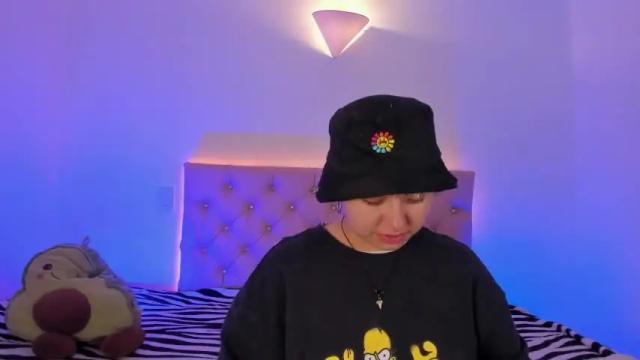Image 3 of cloe_444 Stream on Chaturbate on 19 months ago