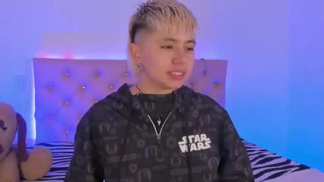 Image 2 of cloe_444 Stream on Chaturbate on 19 months ago