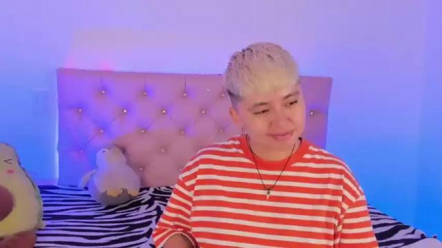 Image 10 of cloe_444 Stream on Chaturbate on 19 months ago