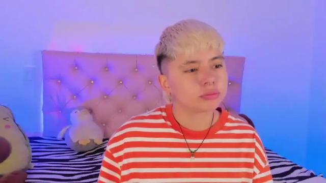 Image 11 of cloe_444 Stream on Chaturbate on 19 months ago