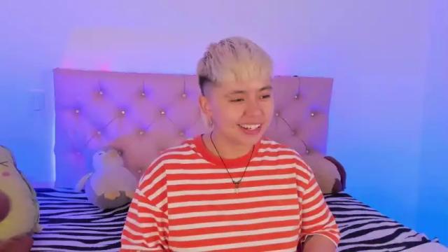 Image 12 of cloe_444 Stream on Chaturbate on 19 months ago