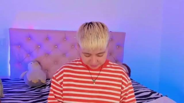 Image 4 of cloe_444 Stream on Chaturbate on 19 months ago