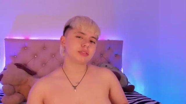 Image 11 of cloe_444 Stream on Chaturbate on 19 months ago