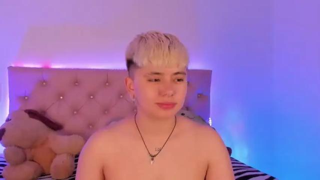 Image 12 of cloe_444 Stream on Chaturbate on 19 months ago