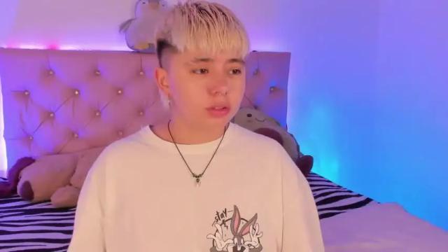 Image 7 of cloe_444 Stream on Chaturbate on 19 months ago