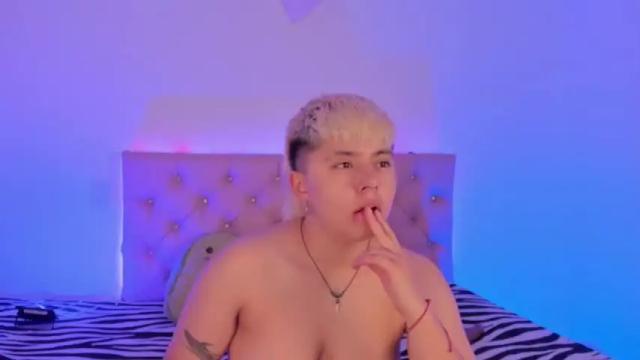 Image 10 of cloe_444 Stream on Chaturbate on 19 months ago
