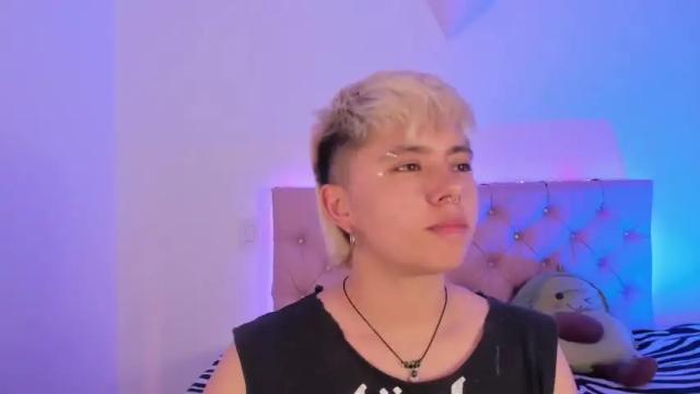 Image 12 of cloe_444 Stream on Chaturbate on 19 months ago