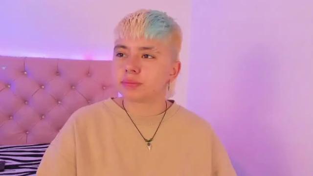 Image 11 of cloe_444 Stream on Chaturbate on 19 months ago