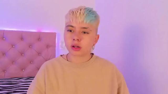 Image 6 of cloe_444 Stream on Chaturbate on 19 months ago