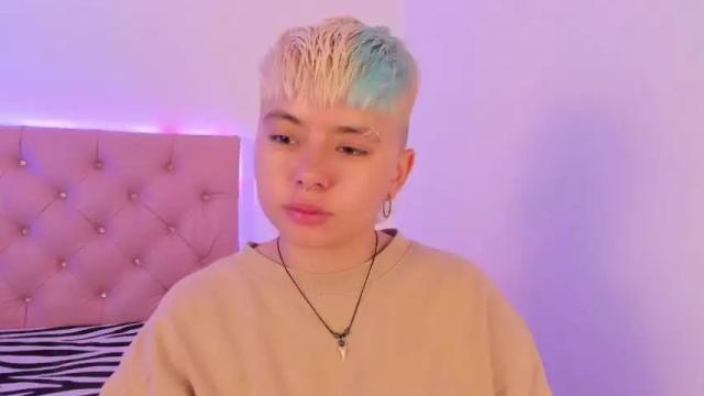 Image 8 of cloe_444 Stream on Chaturbate on 19 months ago