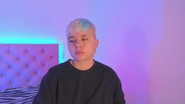 Image 3 of cloe_444 Stream on Chaturbate on 18 months ago