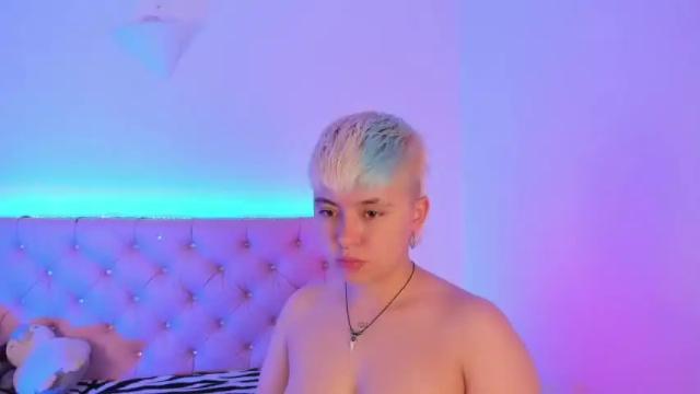 Image 7 of cloe_444 Stream on Chaturbate on 18 months ago