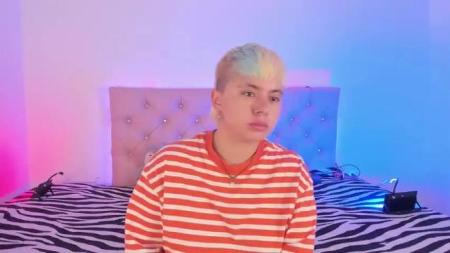 Image 3 of cloe_444 Stream on Chaturbate on 18 months ago