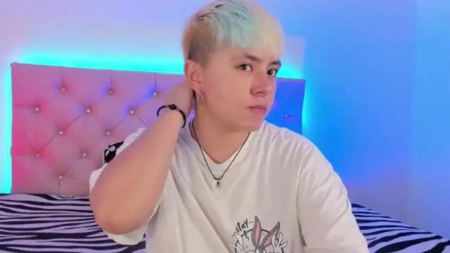 Image 6 of cloe_444 Stream on Chaturbate on 18 months ago