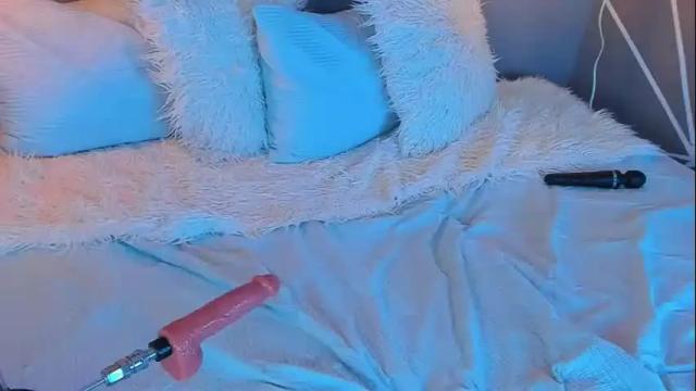 Image 2 of cloe_bridge Stream on Chaturbate on 1 month ago