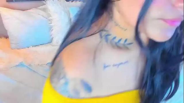 Image 6 of cloe_bridge Stream on Chaturbate on 1 month ago