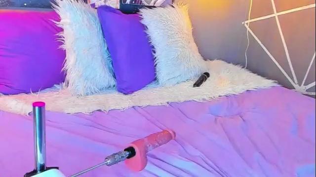 Image 2 of cloe_bridge Stream on Chaturbate on 1 month ago