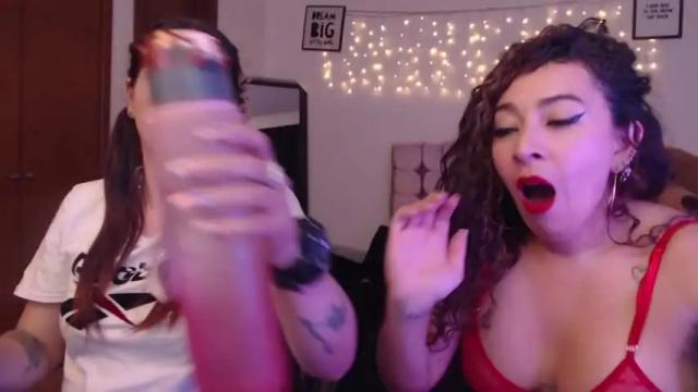 Image 6 of cloe_celeste04 Stream on Chaturbate on 16 months ago