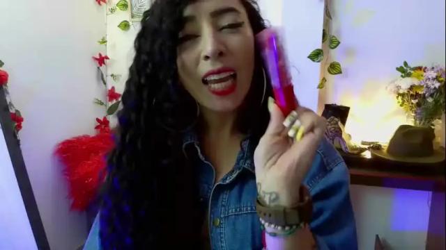Image 6 of cloe_celeste04 Stream on Chaturbate on 2 months ago