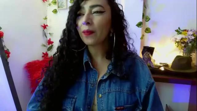 Image 8 of cloe_celeste04 Stream on Chaturbate on 2 months ago